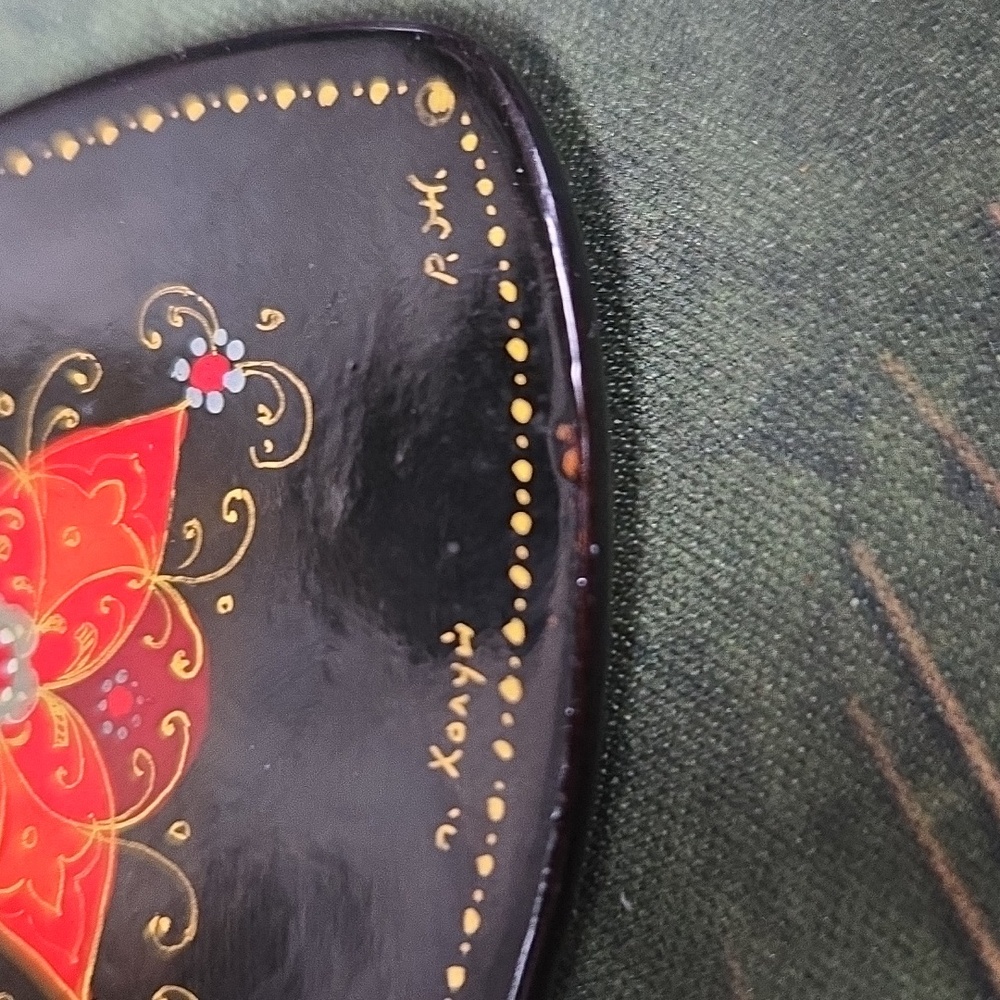 Russian Lacquer Pendant - Picture 4 of 5
